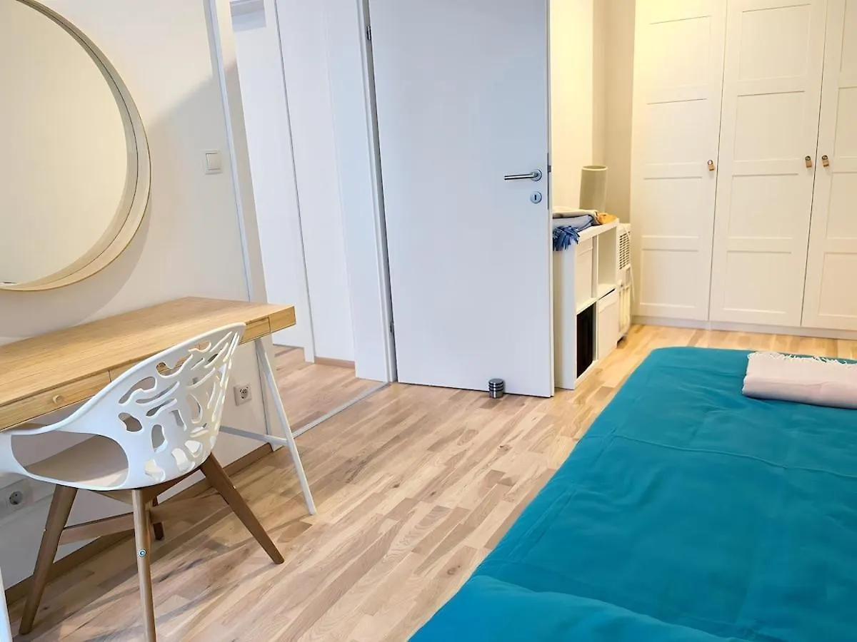 Wohnung Mit Privatgarten & Salzwasserpool Vienna Austria