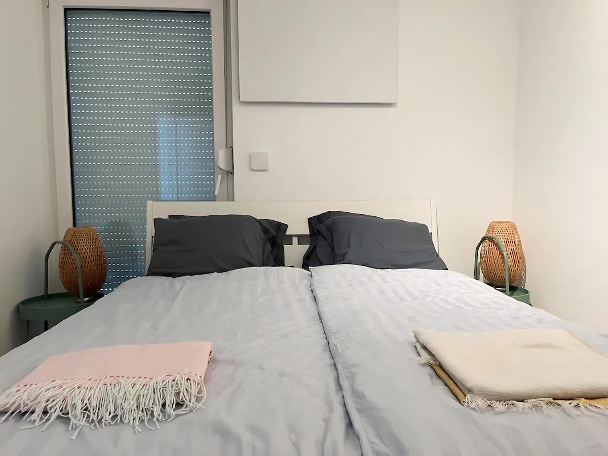 Wohnung Mit Privatgarten & Salzwasserpool Vienna