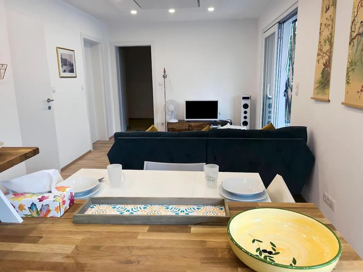 Wohnung Mit Privatgarten & Salzwasserpool Vienna Apartment