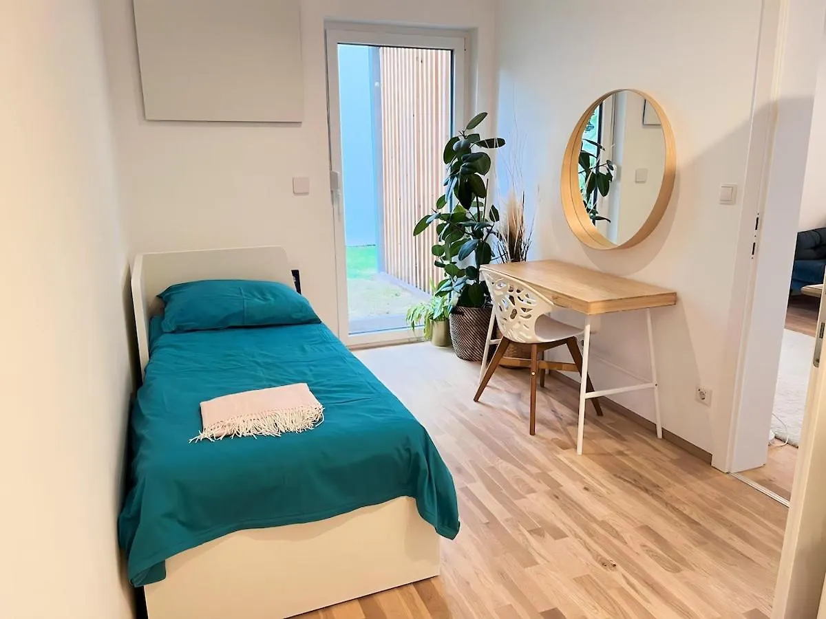 Wohnung Mit Privatgarten & Salzwasserpool Vienna 0*,  Austria