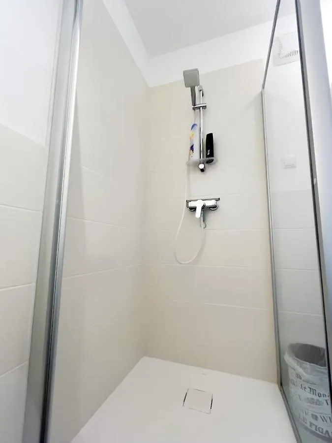 Wohnung Mit Privatgarten & Salzwasserpool Vienna Austria
