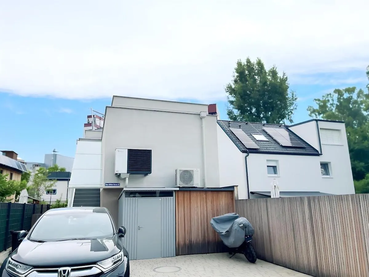 Wohnung Mit Privatgarten & Salzwasserpool Βιέννη 0*,  Αυστρία