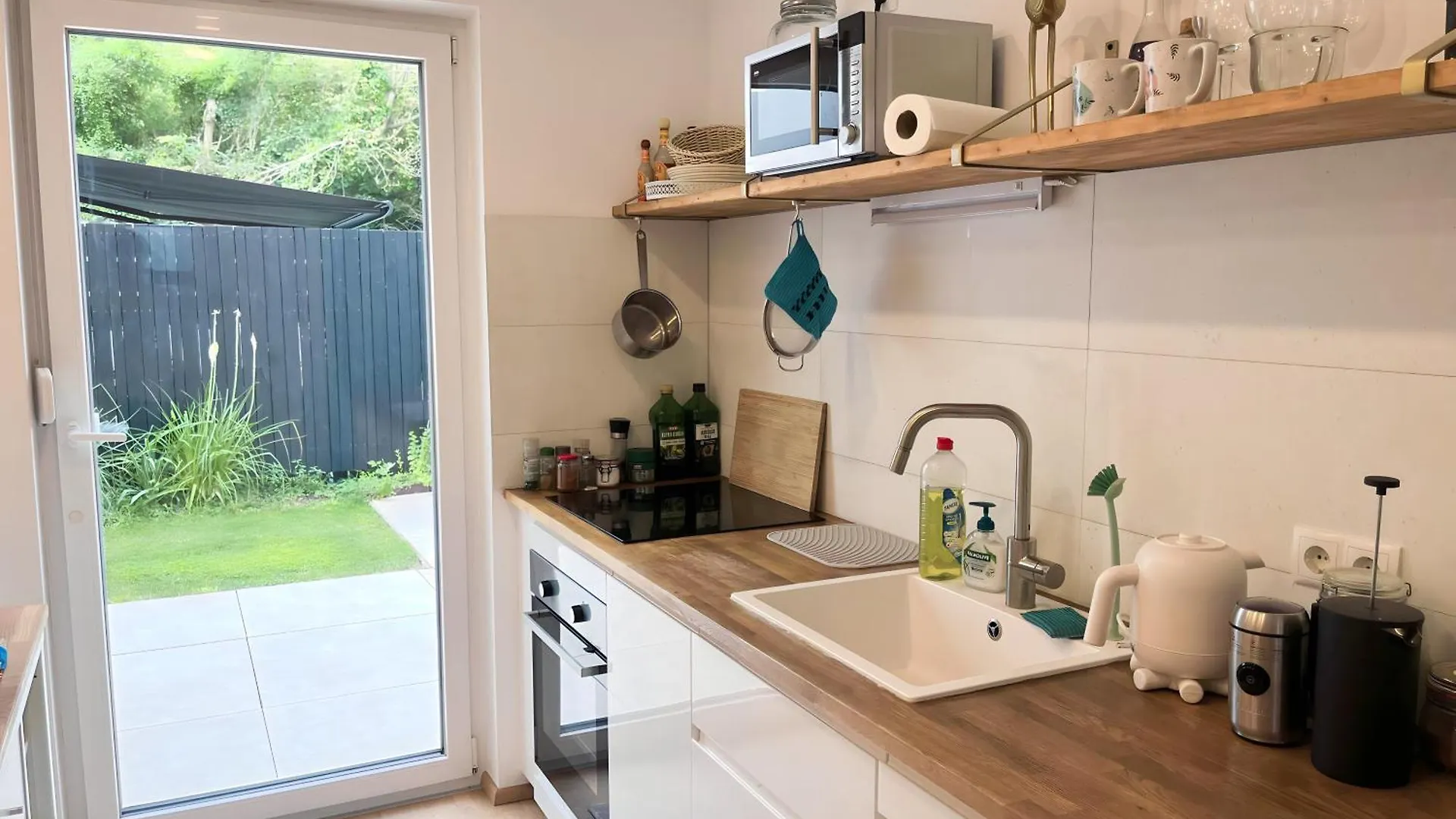 Wohnung Mit Privatgarten & Salzwasserpool Βιέννη 0*,  Αυστρία